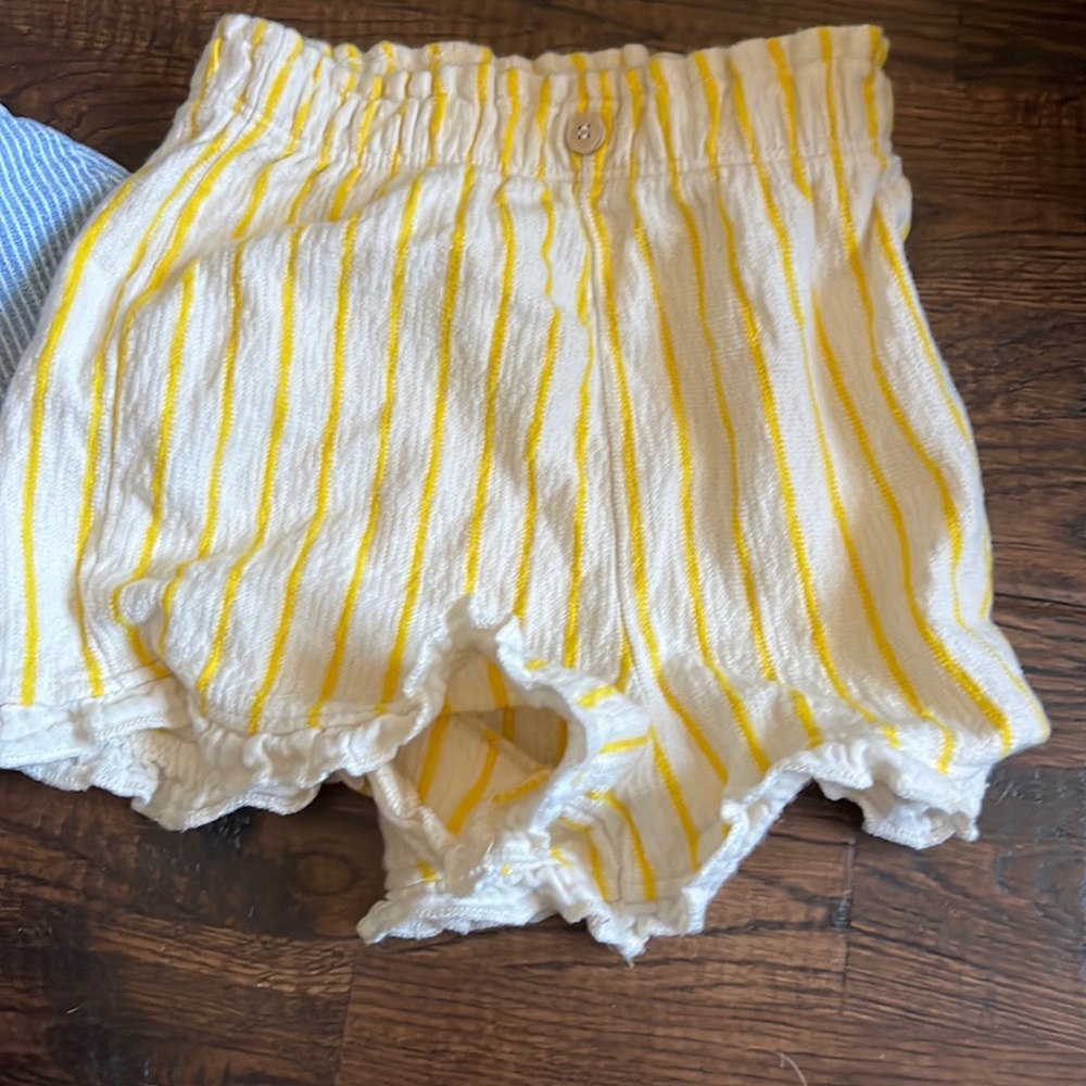 Zara Shorts 9-13 month